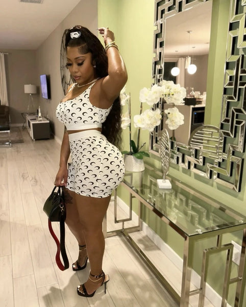 Trendy Moon Print Sleeveless Crop Top And Bottom Set