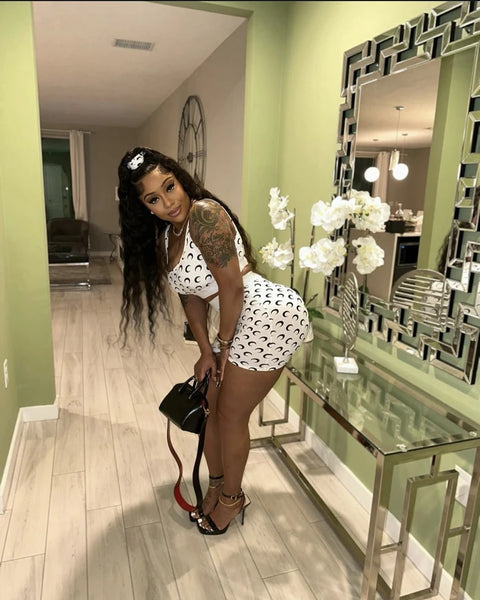 Trendy Moon Print Sleeveless Crop Top And Bottom Set