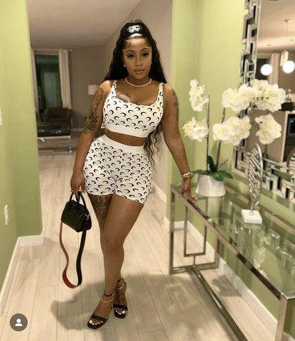 Trendy Moon Print Sleeveless Crop Top And Bottom Set