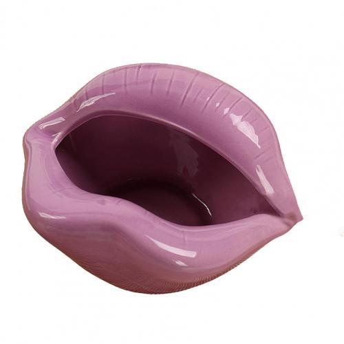 Trendy Stoner Ceramic Lip Ashtray