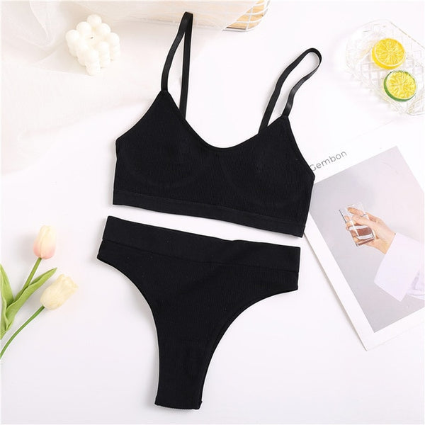 Trendy casual Wireless Crop Bra and Low Rise Panty Set